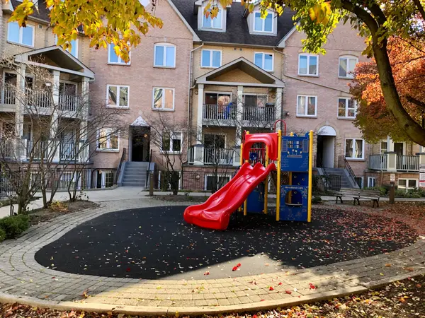 75 Weldrick RD E #837, Richmond Hill, ON L4C 0H9