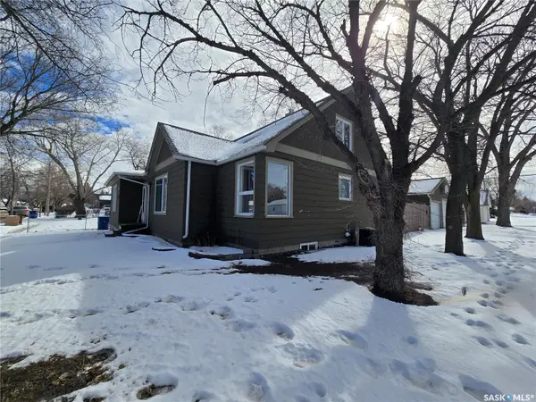 400 4th AVENUE E, Assiniboia, SK S0H 0B0