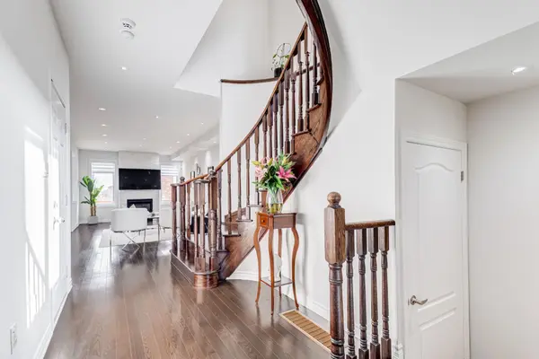 39 Rain Forest LN, Halton Hills, ON L7G 0L8