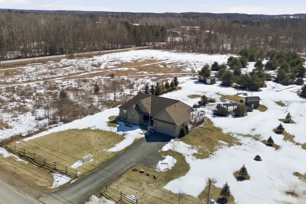 27 Charles RD, Tweed, ON K0K 3J0