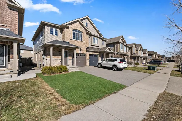 113 Echovalley DR, Hamilton, ON L8J 0H1