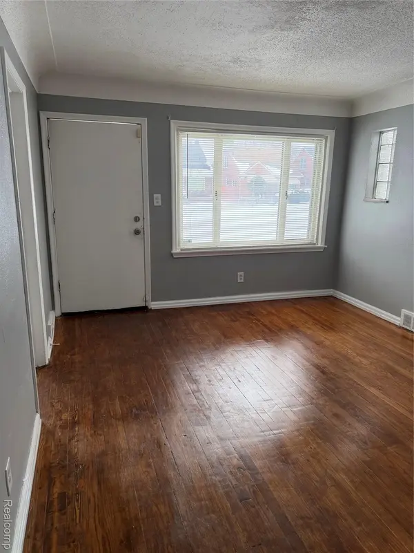 15414 Eastburn ST, Detroit, MI 48205