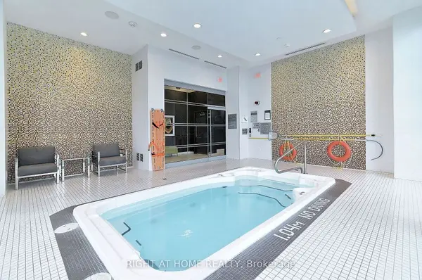 55 Ann O'reilly RD #3710, Toronto C15, ON M2J 0E1