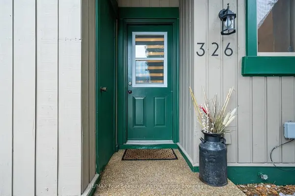 5 Dawson DR #326, Collingwood, ON L9Y 5B4