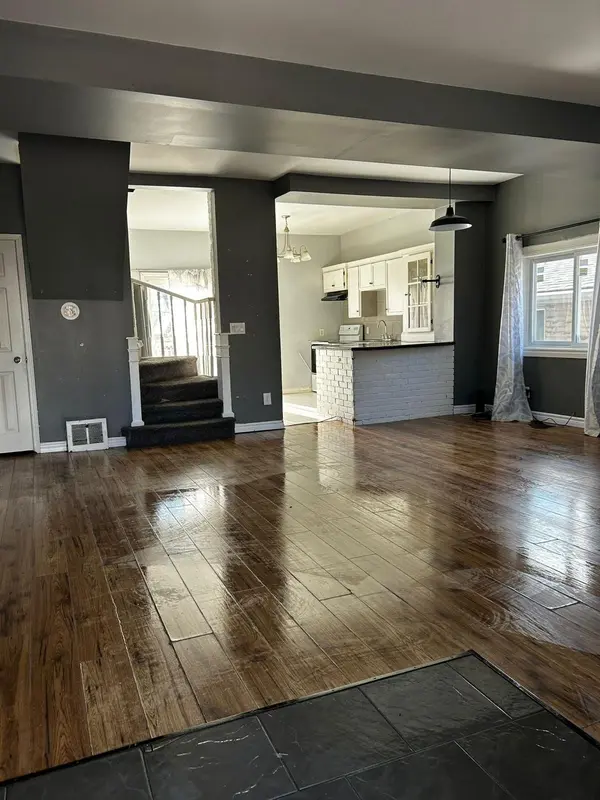 121 BOULLEE ST, London East, ON N5Y 1T8