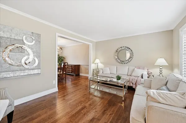 2192 Ireland DR, Burlington, ON L7P 3G1