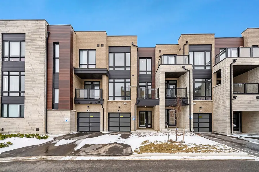 102 Credit LN, Richmond Hill, ON L4E 1G9