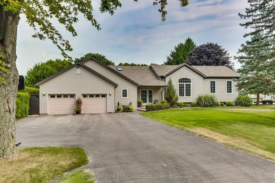 16916 Evelyn DR, Thames Centre, ON N0M 2P0