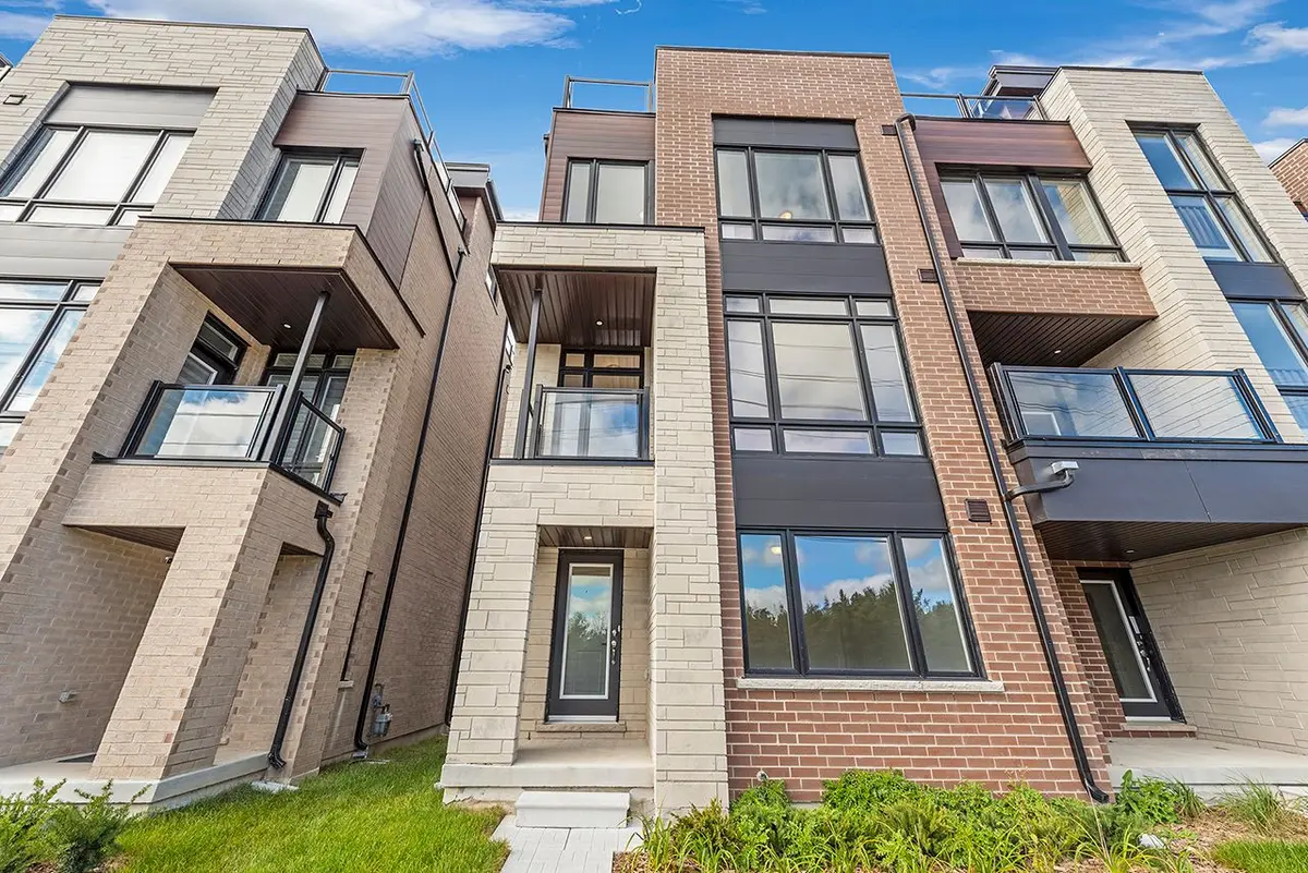 41 Credit LN, Richmond Hill, ON L4E 1G9