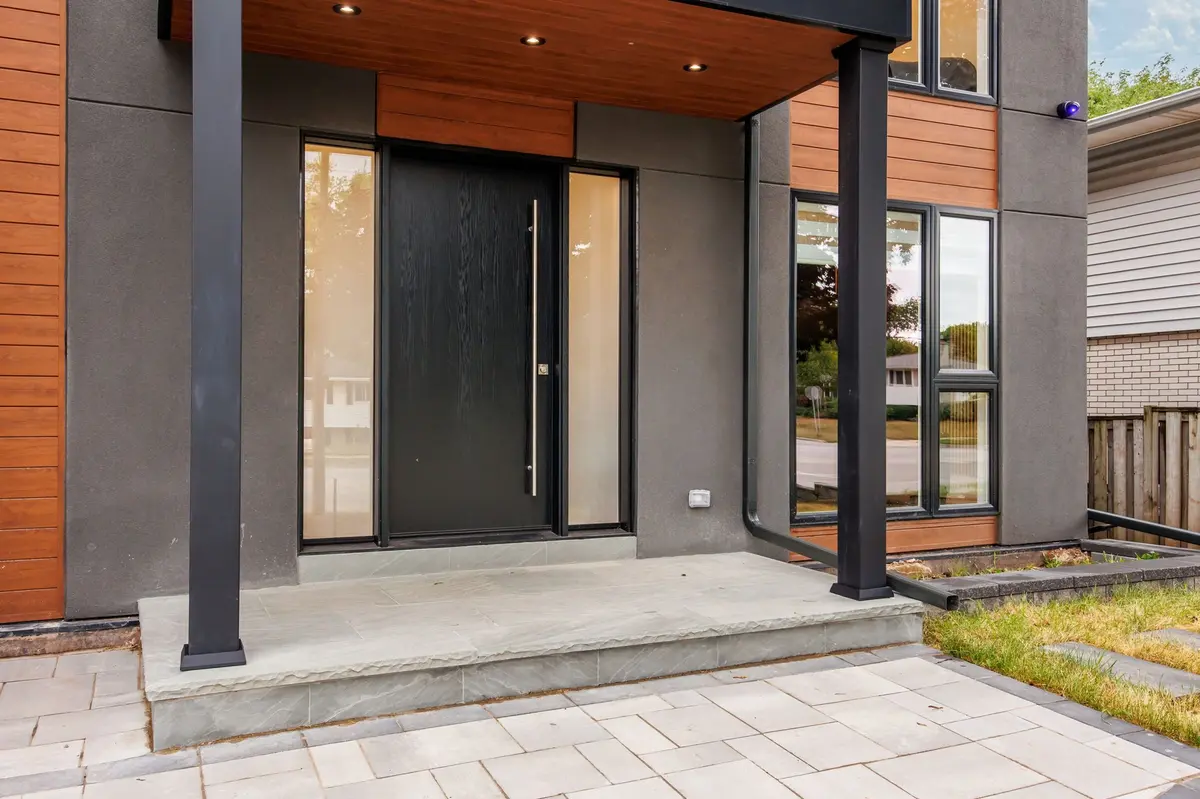 584 WALKERS Line, Burlington, ON L7N 2E5