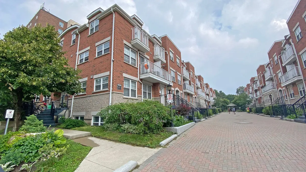 37 Four Winds DR #111, Toronto W05, ON M3J 1K7