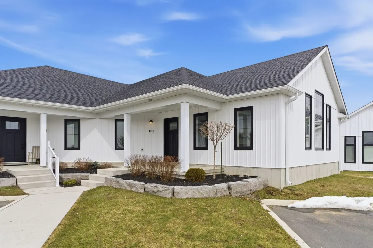 14 MEADOWCREEK DR #301, Brighton, ON K0K 1H0