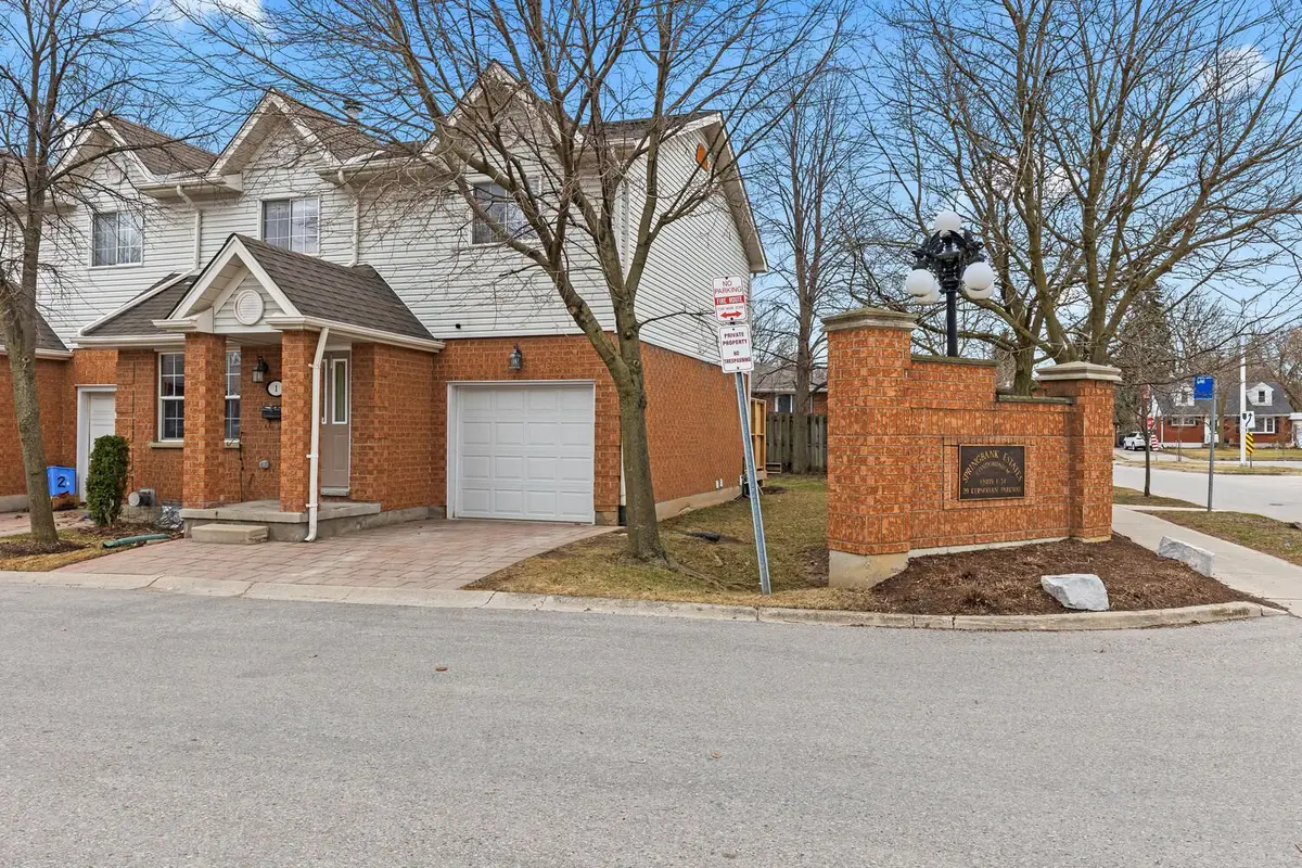 20 Kernohan Pkwy #1, London South, ON N6J 4Y3