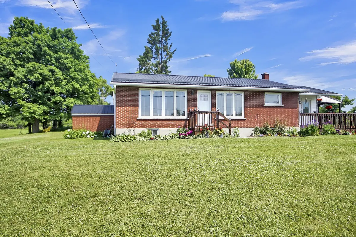 1352 County 43 Road HWY W, Montague, ON K0G 1N0