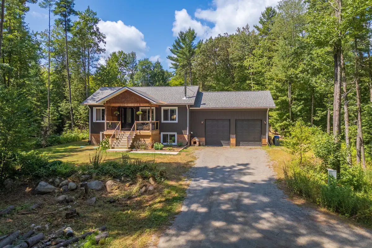 2698 Old Muskoka RD, Huntsville, ON P0B 1M0