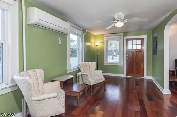 25 Canal St, Raritan Boro, NJ 08869