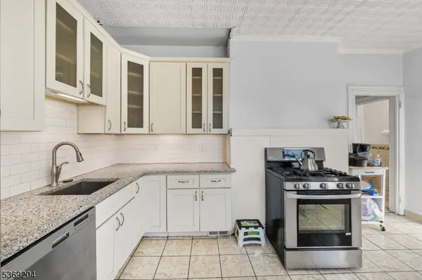 45 Jacques St, Elizabeth City, NJ 07201