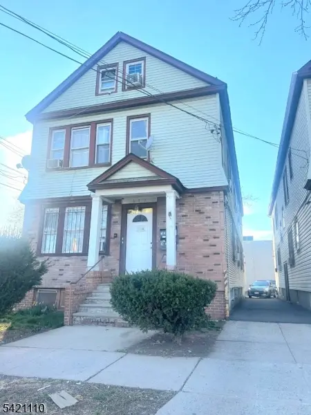 642 Pennsylvania Ave, Elizabeth City, NJ 07201