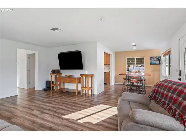 18191 S HIGHWAY 211, Molalla, OR 97038