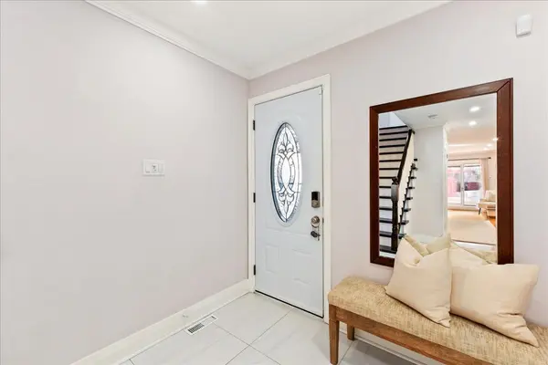 780 Hampton CT, Pickering, ON L1W 3M3