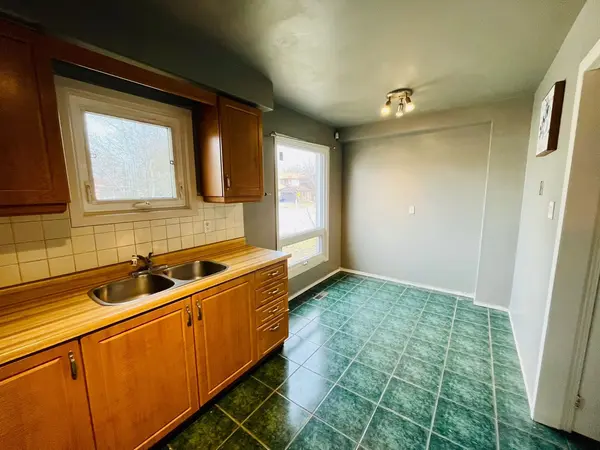 26 Harman DR #Main, Ajax, ON L1S 5H7