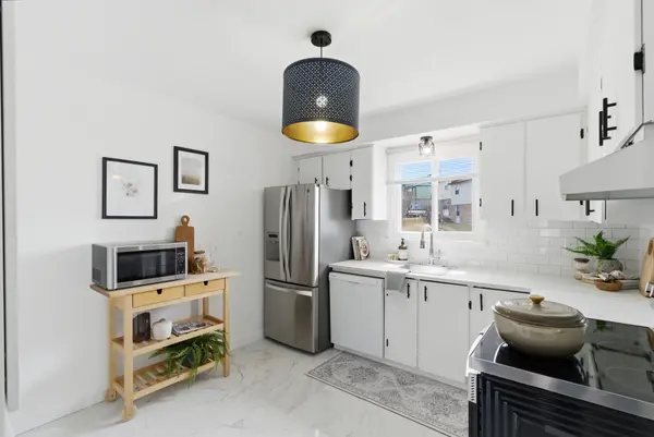 1232 Southdale AVE, Oshawa, ON L1H 7Z3