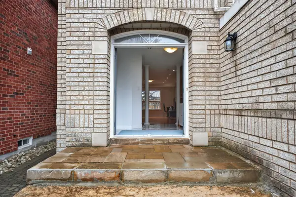 103 Ferdinand AVE, Vaughan, ON L6A 3H6