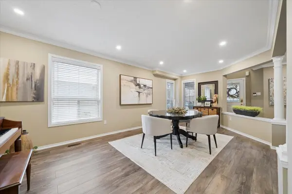 6 Joliette PL, Georgina, ON L4P 3Y9