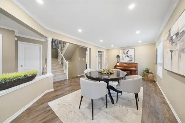 6 Joliette PL, Georgina, ON L4P 3Y9