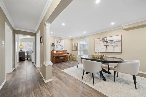 6 Joliette PL, Georgina, ON L4P 3Y9