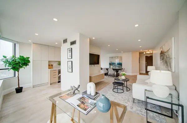 7420 Bathurst ST #1103, Vaughan, ON L4J 6X4