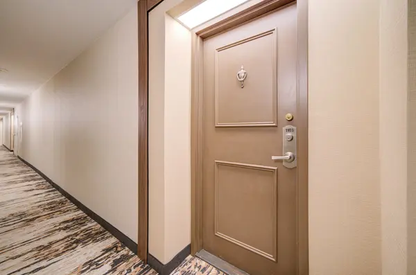 7420 Bathurst ST #1103, Vaughan, ON L4J 6X4