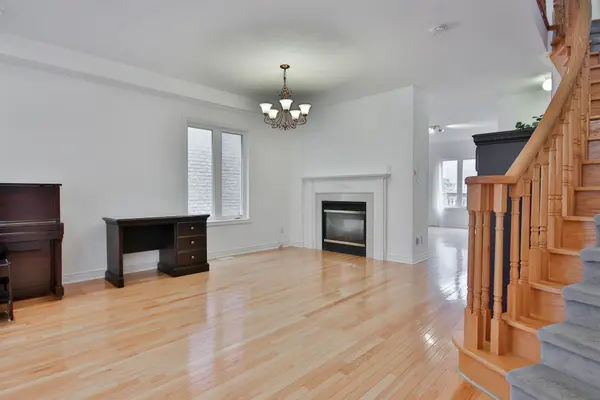 15 Briarglen RD, Markham, ON L6C 2K5