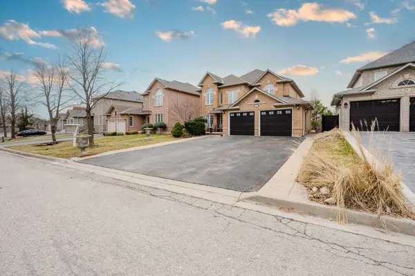 16 St Michele PL, Vaughan, ON L4H 1H3