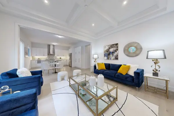 234 Sikura CIR, Aurora, ON L4G 3Y8