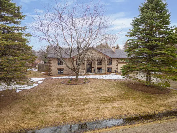 15 Blackburn AVE, Clearview, ON L0M 1P0