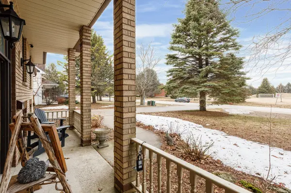 15 Blackburn AVE, Clearview, ON L0M 1P0