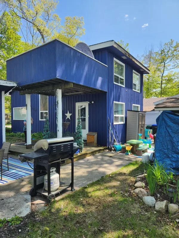 48 Tiny Beaches RD N, Tiny, ON L0L 2J0