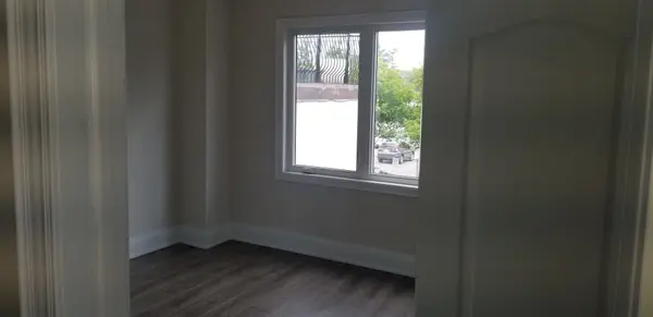 3481 Lakeshore BLVD W #2, Toronto W06, ON M8W 1N5