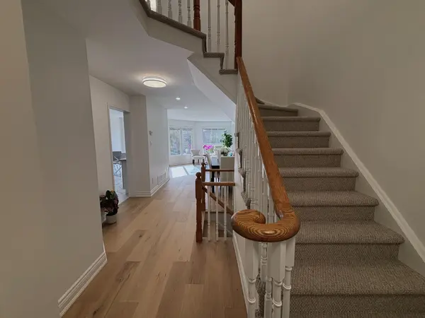 1114 Lindsay DR, Oakville, ON L6M 3B4