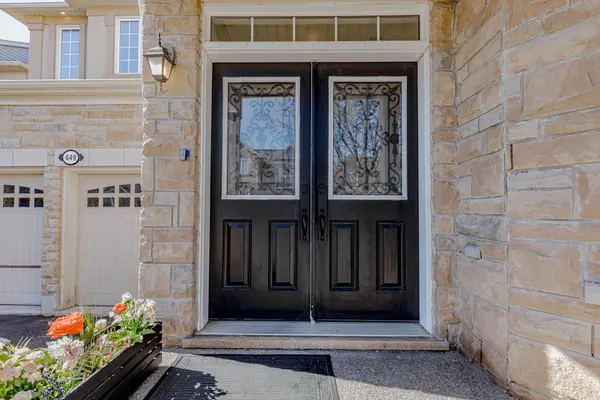 649 Brothers CRES, Milton, ON L9T 0A6