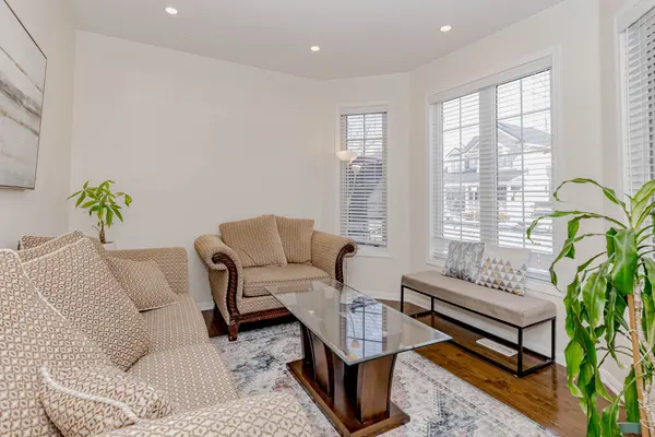 649 Brothers CRES, Milton, ON L9T 0A6