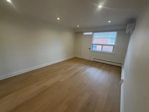 19 Dover DR N #5, Toronto W06, ON M8W 1V7