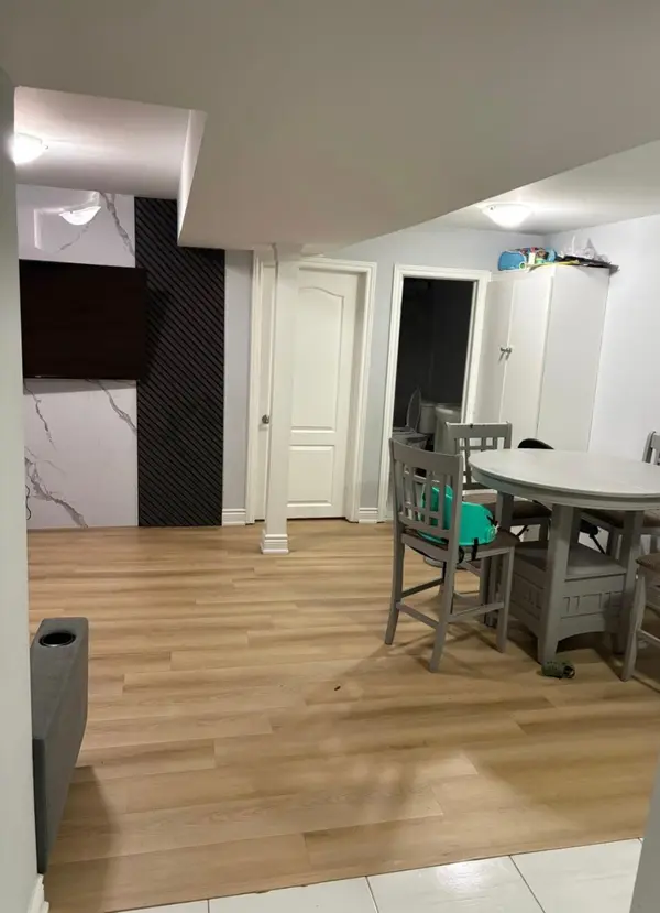 23 Blairwood CT #Basement, Brampton, ON L6P 1B5