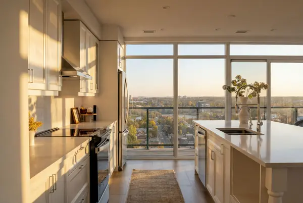 15 Glebe ST #2001, Cambridge, ON N1S 0C3