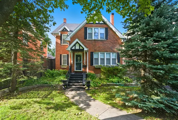 76 Bond ST W, Kawartha Lakes, ON K9V 3R4