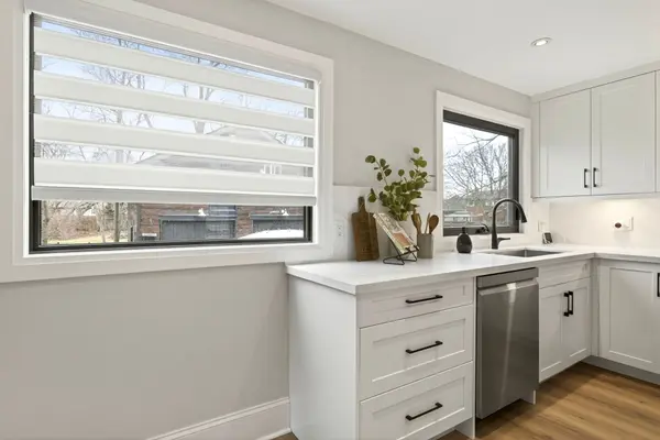 381 Elizabeth ST, Grimsby, ON L3M 3K6