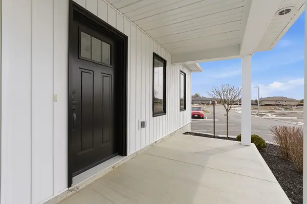 14 MEADOWCREEK DR #301, Brighton, ON K0K 1H0