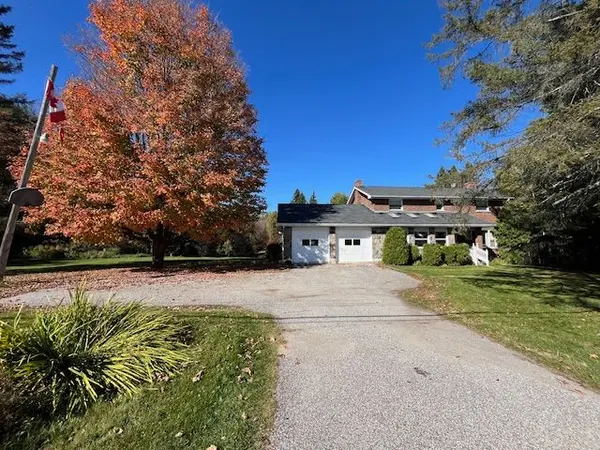 96 520 HWY W, Burk's Falls, ON P0C 1A0