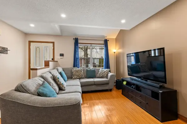 20 Kernohan Pkwy #1, London South, ON N6J 4Y3